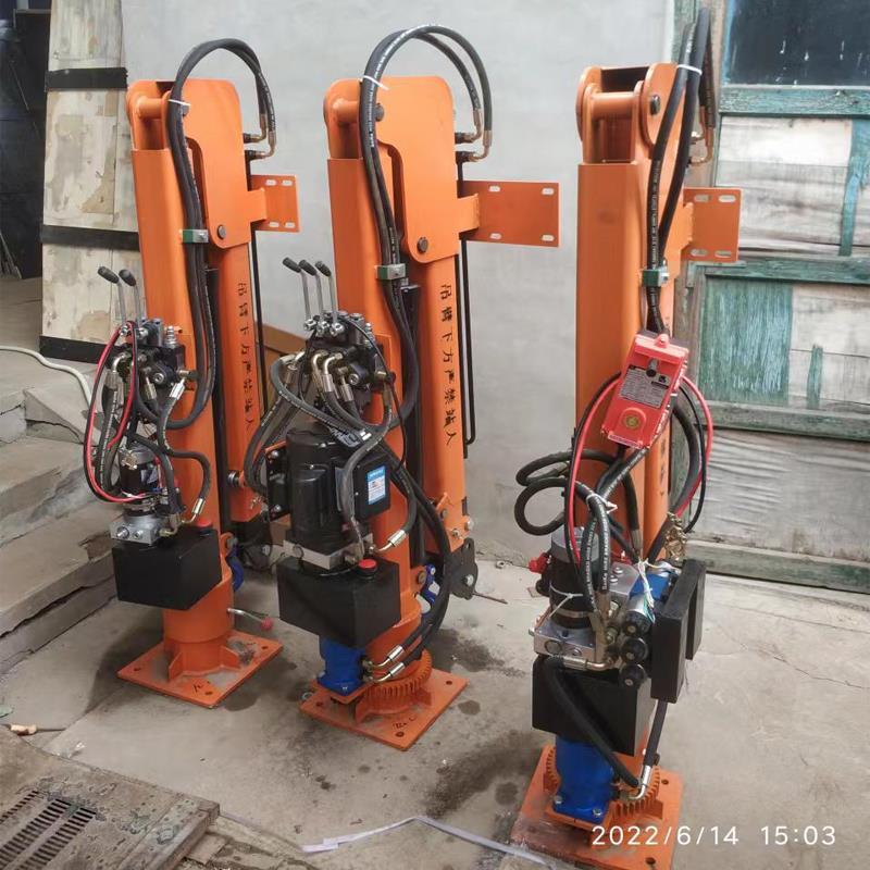 公馆乡重汽蓝牌随车吊 3.2吨 国六动力强 液压驱动 农用自卸起重机